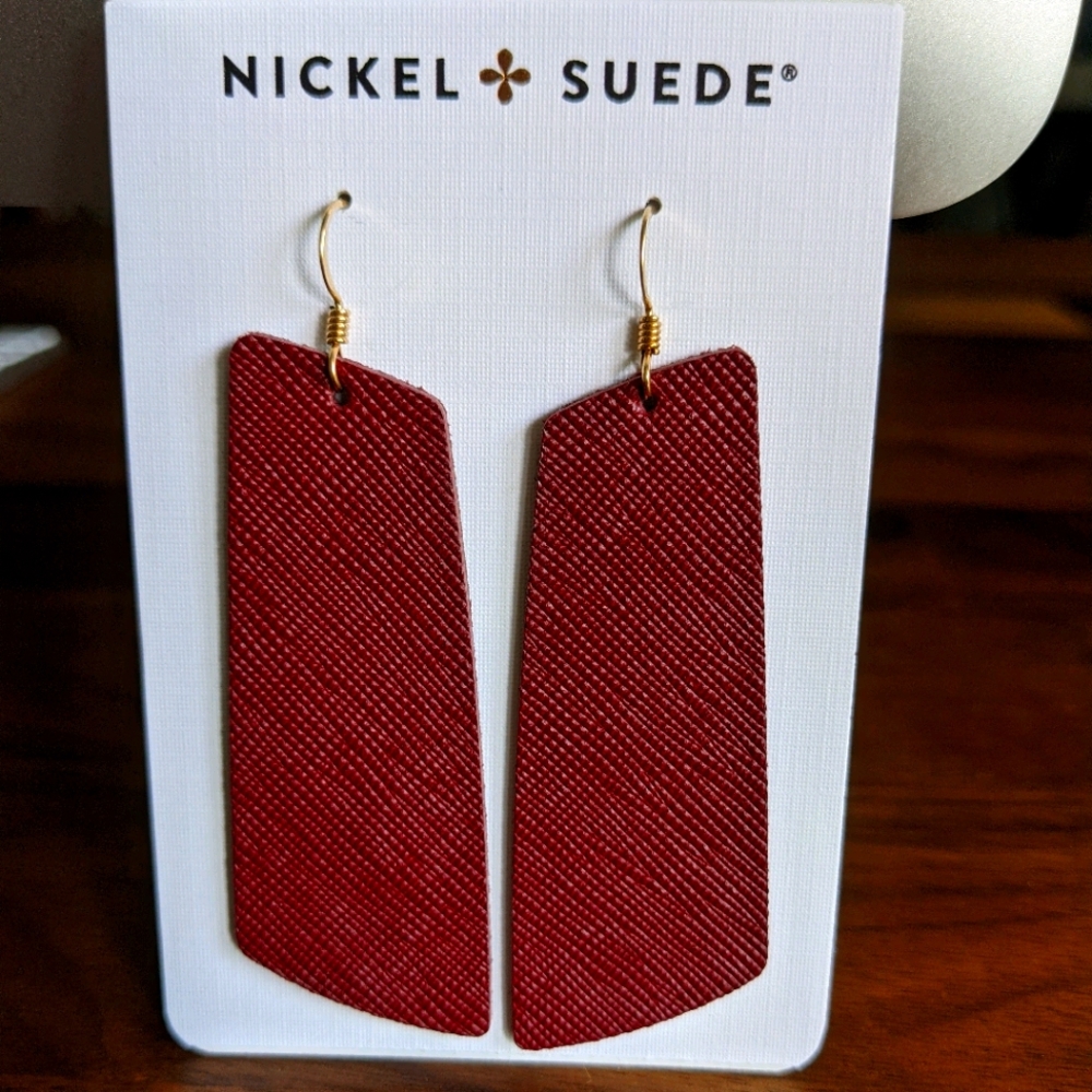 NWOT Nickel & Suede Merlot Gems